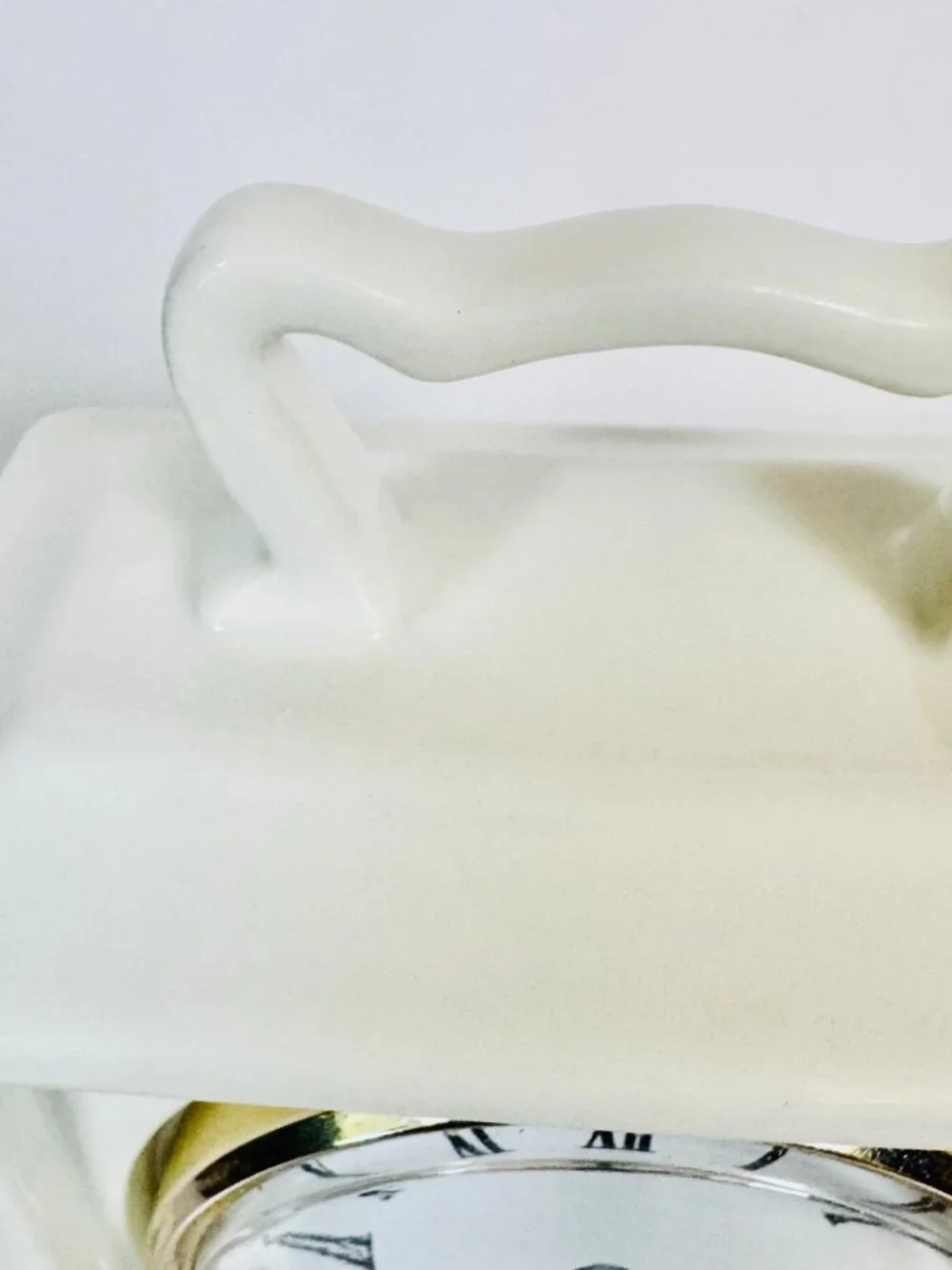 Vtg Ingraham Porcelain Table Clock Quartz Ivory Roses 5.5